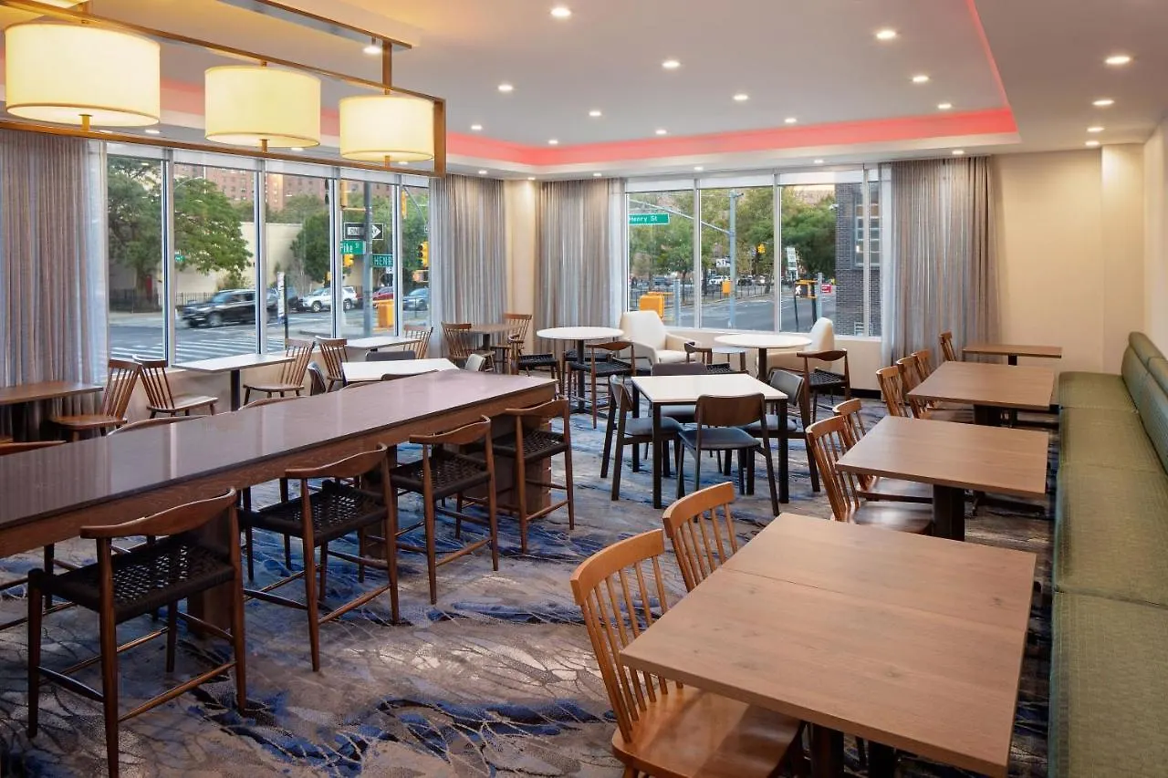 Fairfield Inn & Suites New York Manhattan/Downtown East 3*,
