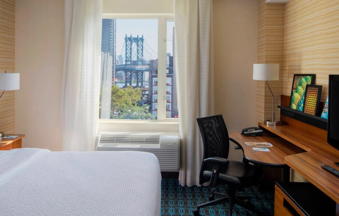 Fairfield Inn & Suites New York Manhattan/Downtown East Hotel
